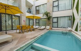 FCH Hotel Providencia - Consulado